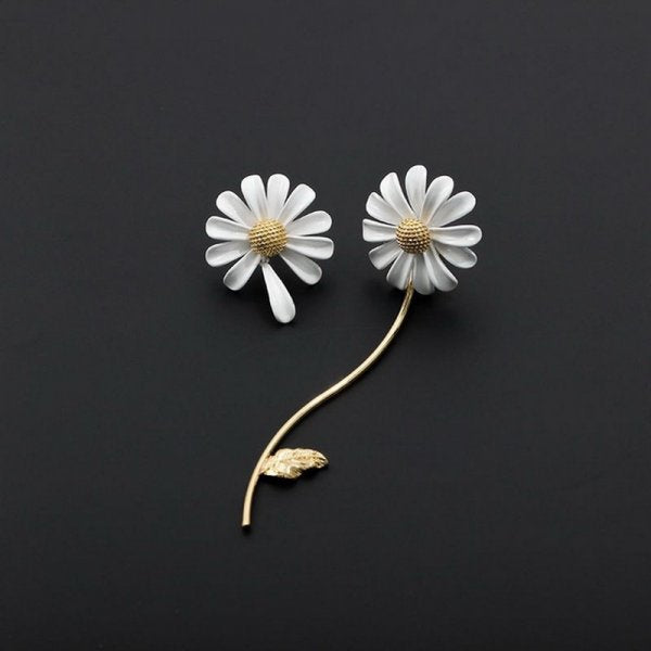 Cute Small Daisy Flower Stud Earrings For Women